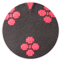 Черно-красный свитер - фрагмент