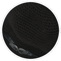 Черная дамская шляпка - фрагмент